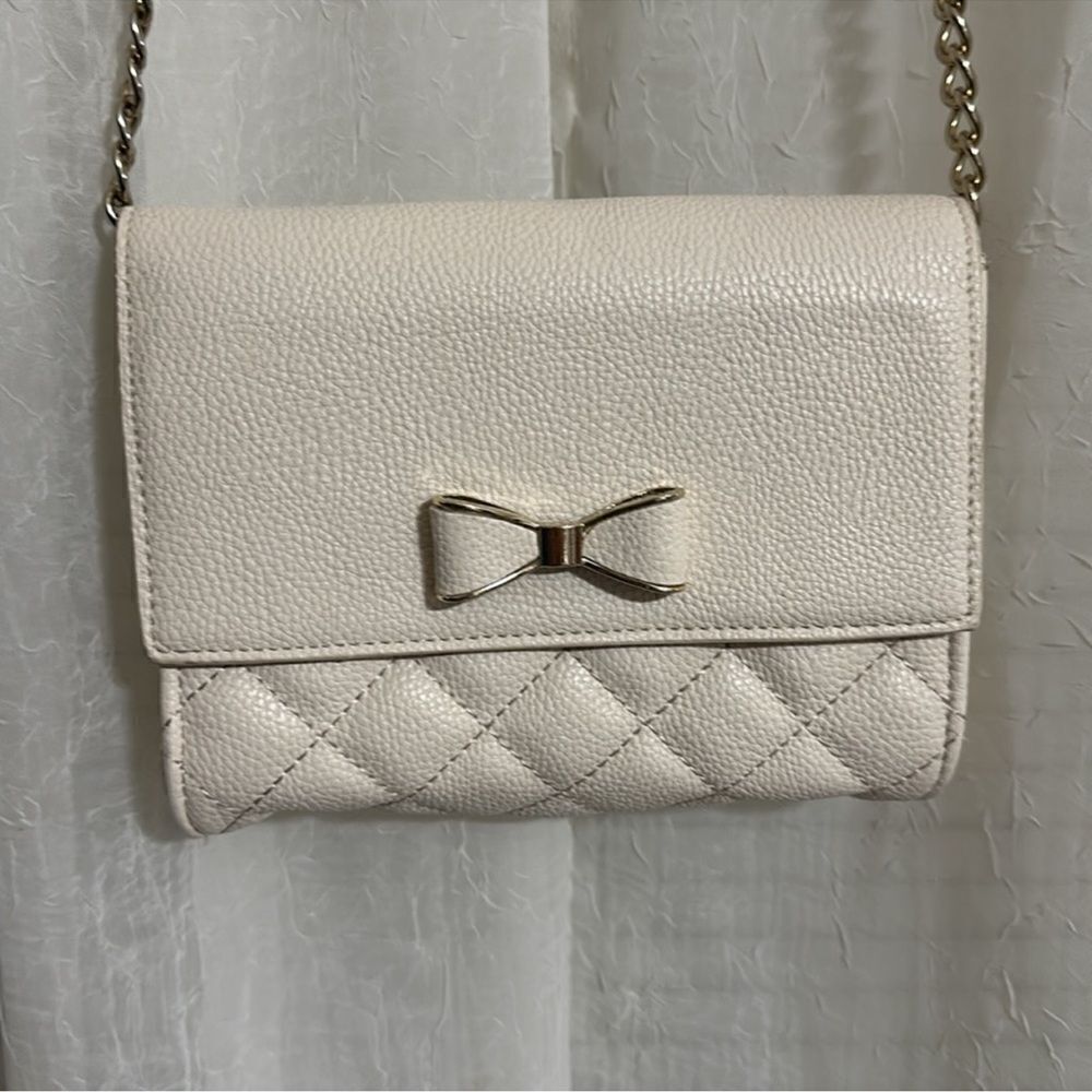 F21 Ivory Gold Tone Chain Strap Faux Leather Quilted Mini Crossbody Bag Purse - Picture 3 of 13